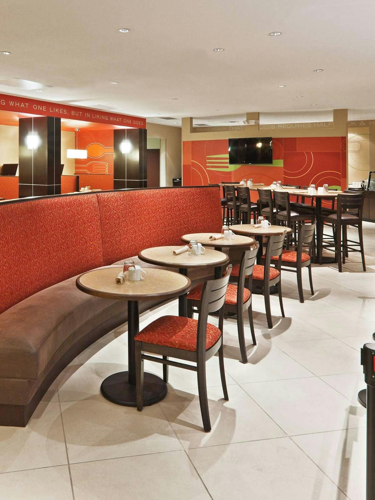 Hotel Holiday Inn Oklahoma City Airport photo 5