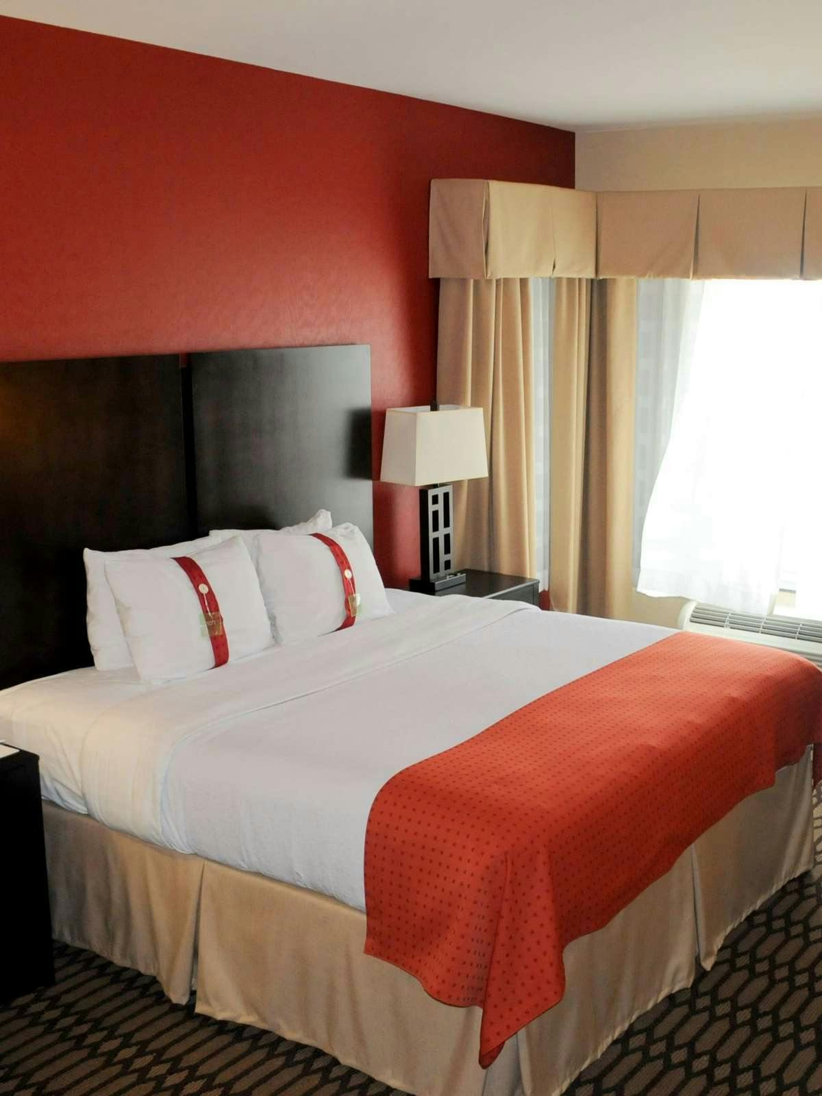 Hotel Holiday Inn Oklahoma City North Quail Springs photo 1