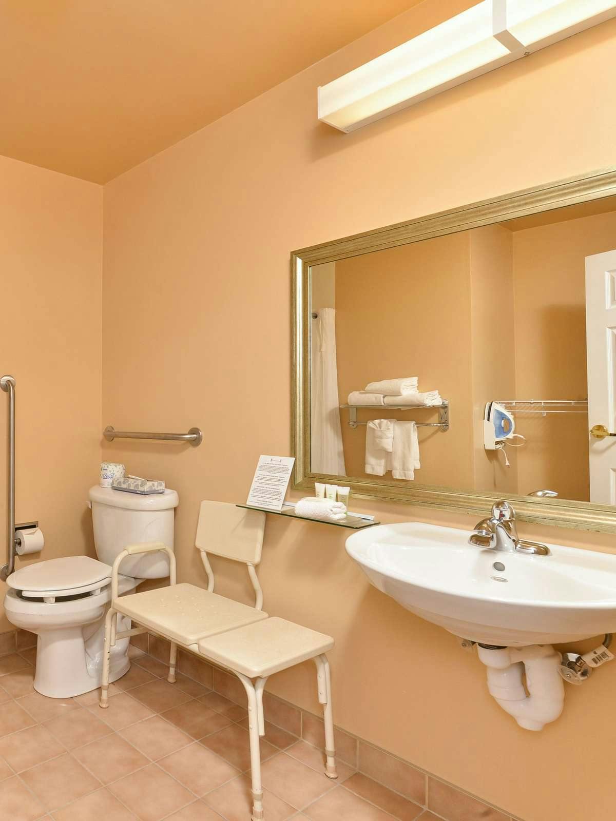 Hotel Staybridge Suites Calgary Airport photo 4