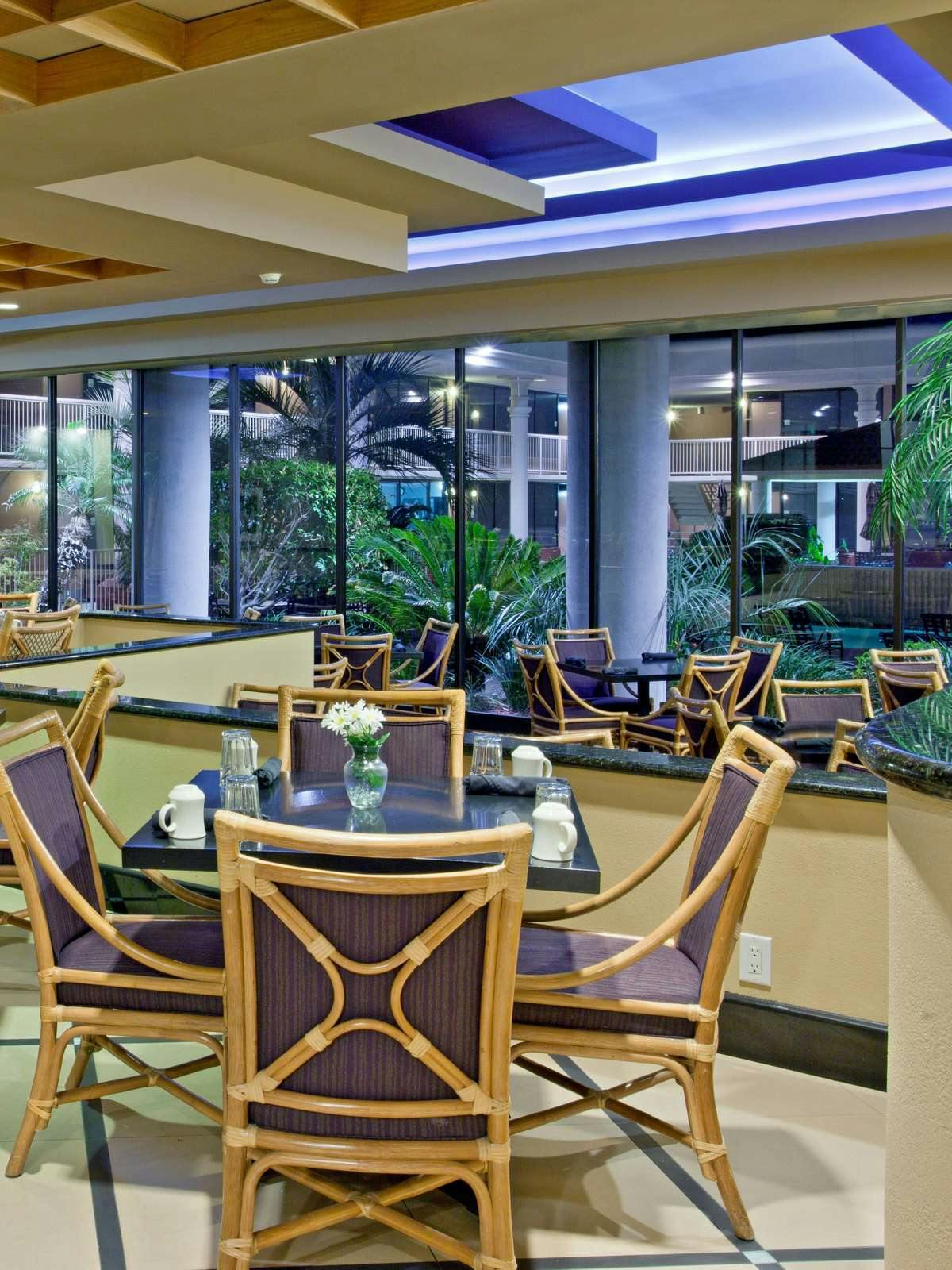 Hotel Holiday Inn Port Arthur Park Central photo 3