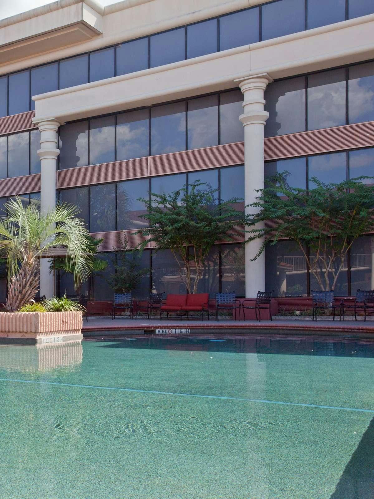 Hotel Holiday Inn Port Arthur Park Central photo 5