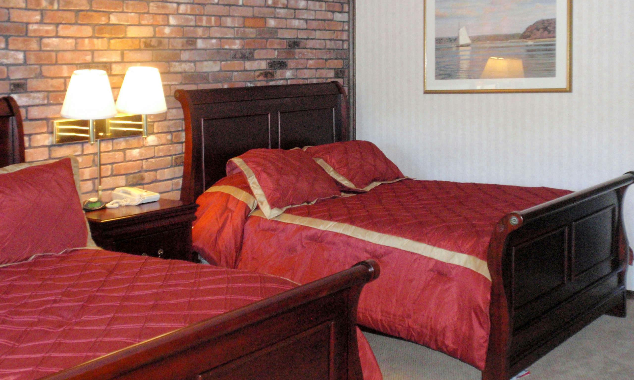 Chalet Inn & Suites Centerport