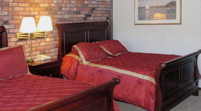 Chalet Inn & Suites Centerport