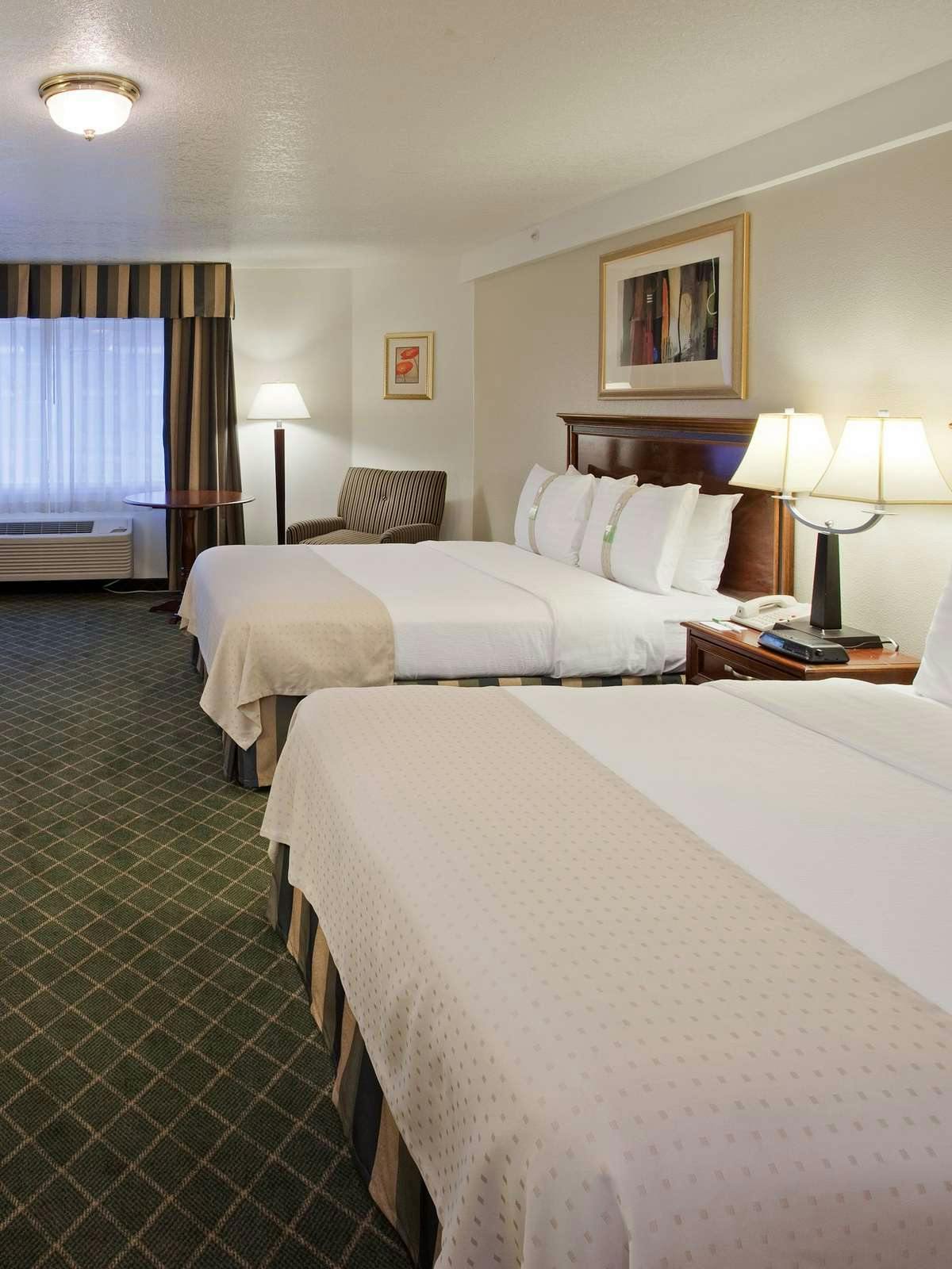 Hotel Holiday Inn Redding photo 1