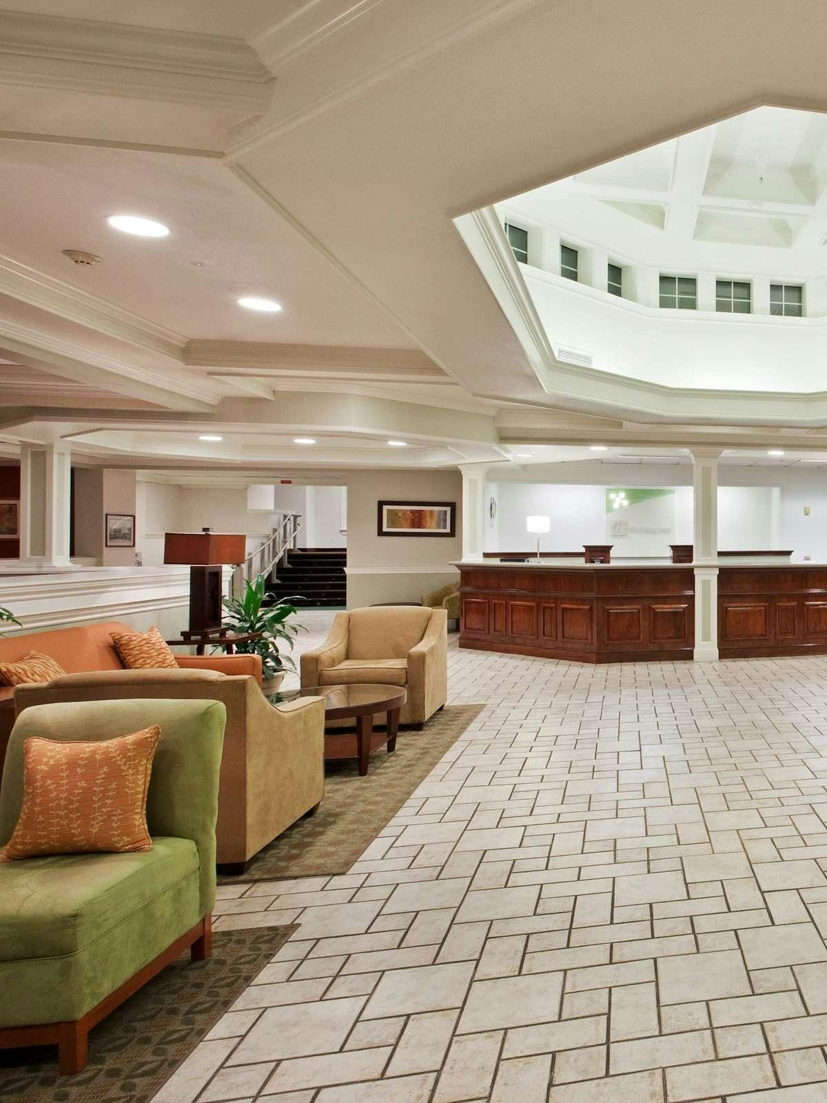 Hotel Holiday Inn Redding photo 3