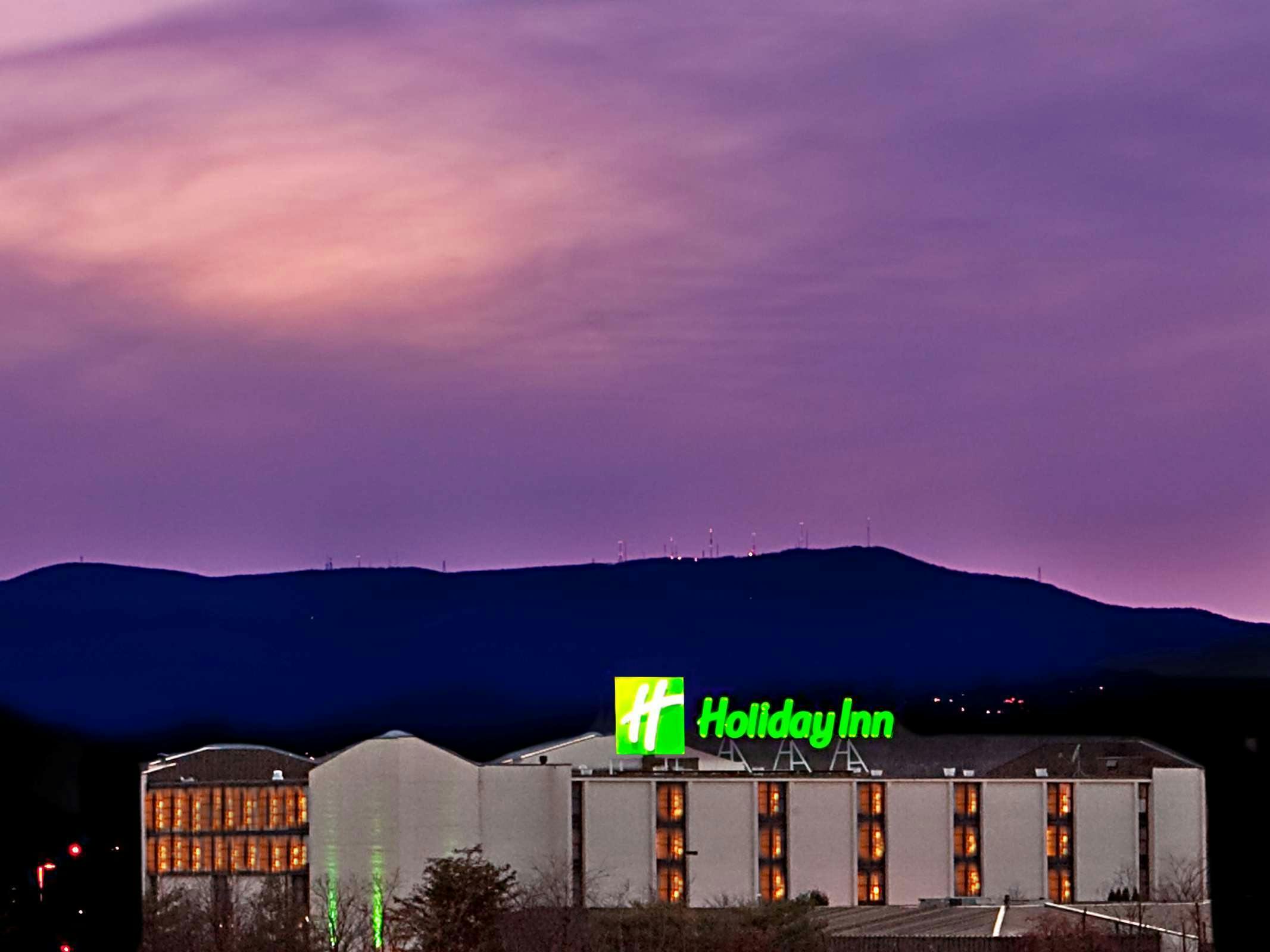 Holiday Inn Roanoke Tanglewood Routes 419 & I581