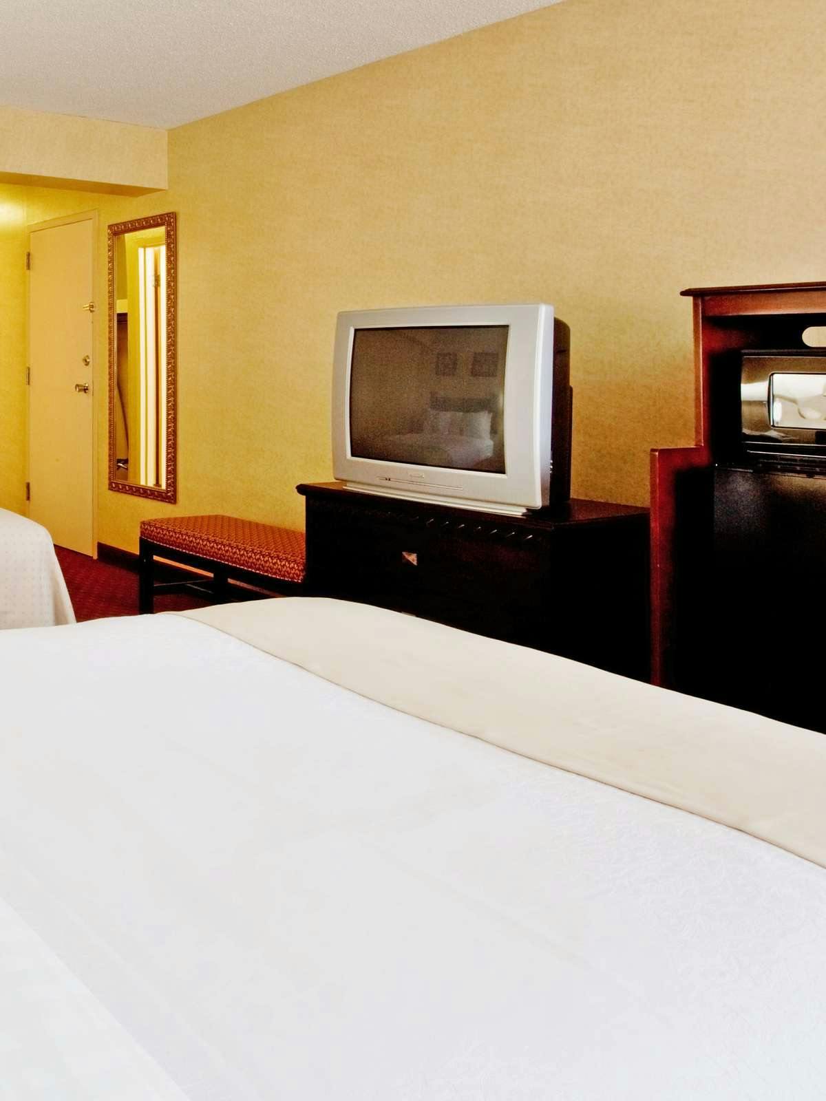 Hotel Holiday Inn Roanoke Valley View photo 2