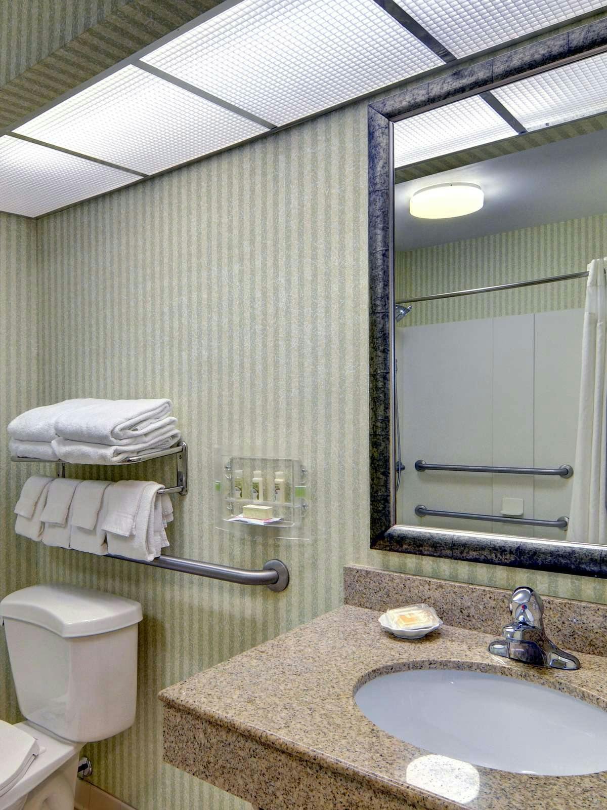 Hotel Holiday Inn Resort Wrightsville Beach photo 3