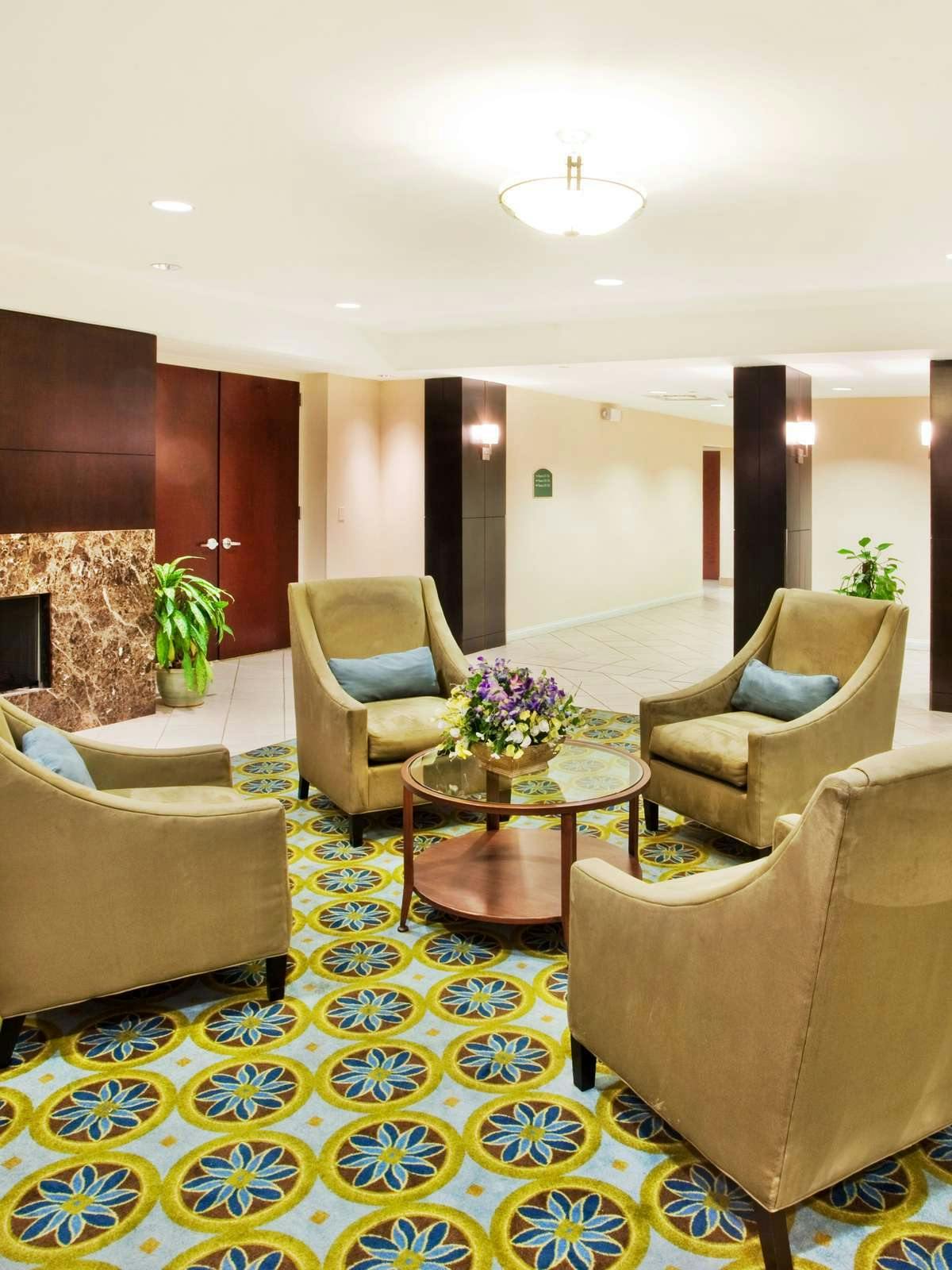 Hotel Holiday Inn Roswell photo 3