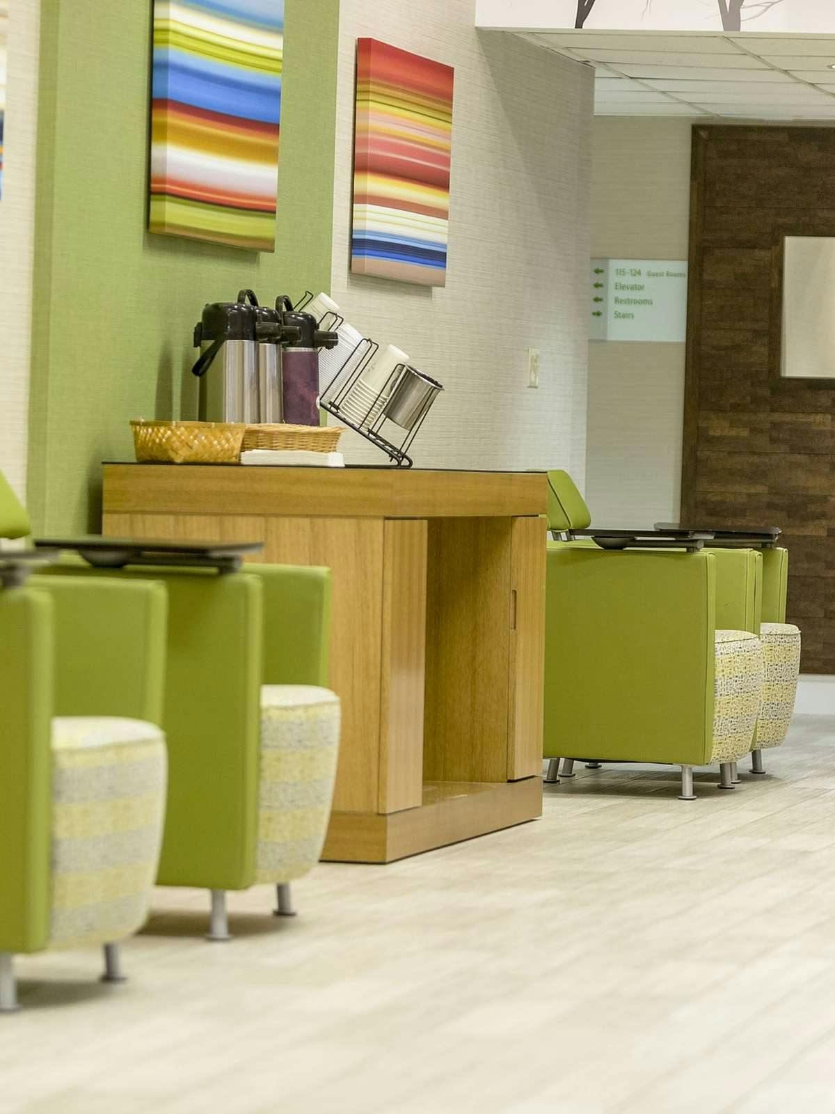 Hotel Holiday Inn Salem (I 93 At Exit 2) photo 1