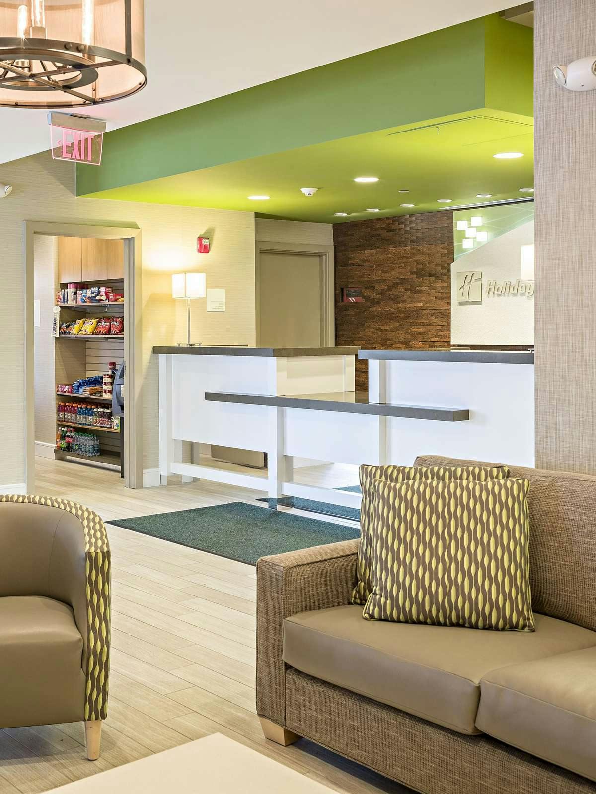 Hotel Holiday Inn Salem (I 93 At Exit 2) photo 2