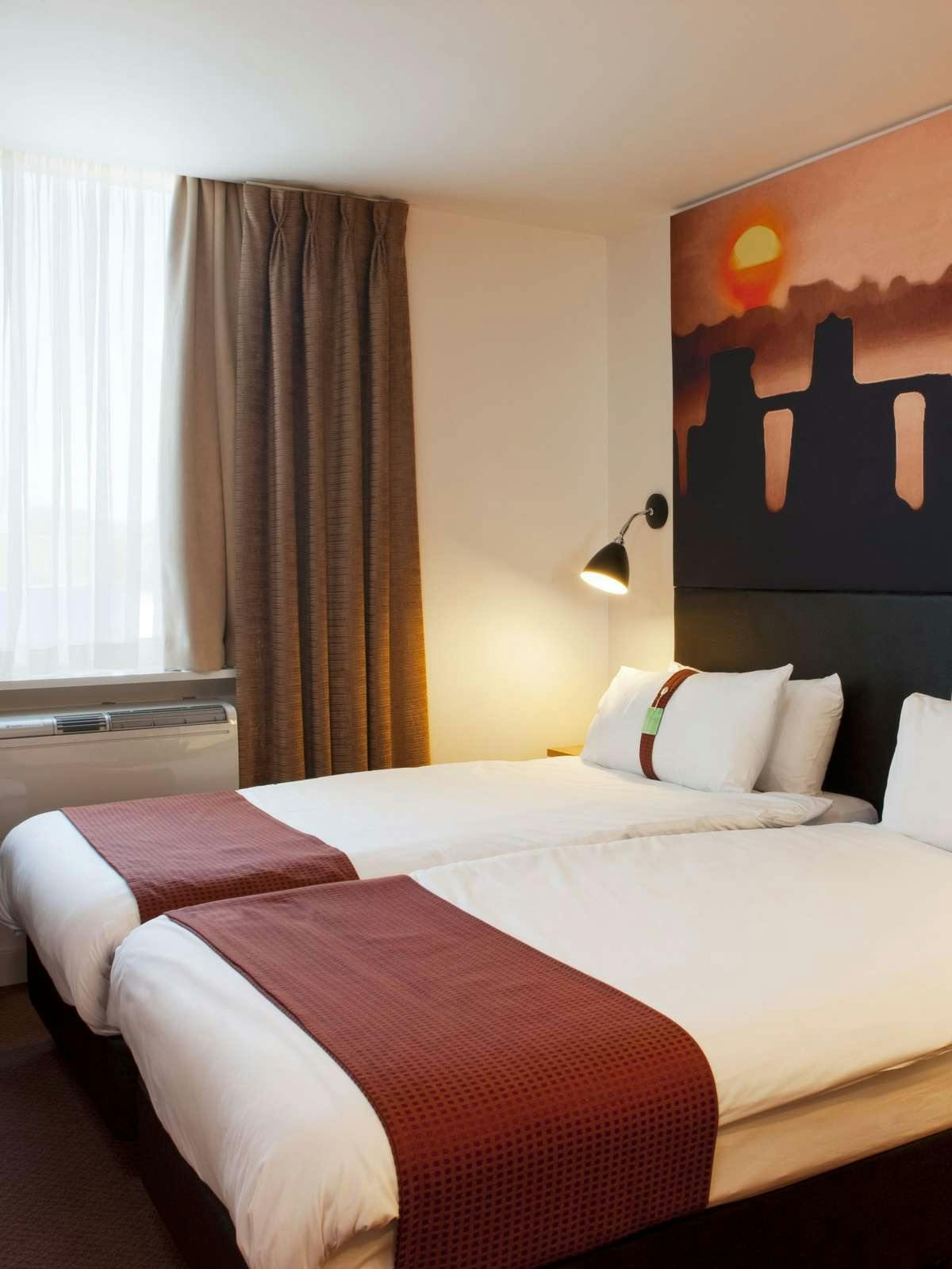 Hotel Holiday Inn Salisbury Stonehenge photo 1