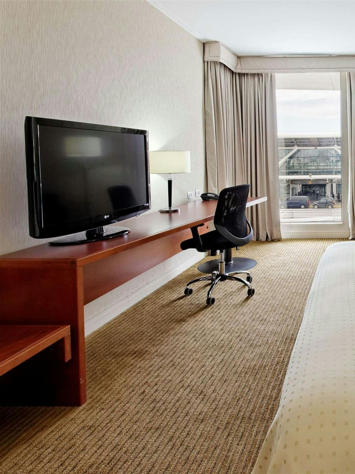 Hotel Holiday Inn Santiago Airport Terminal photo 2