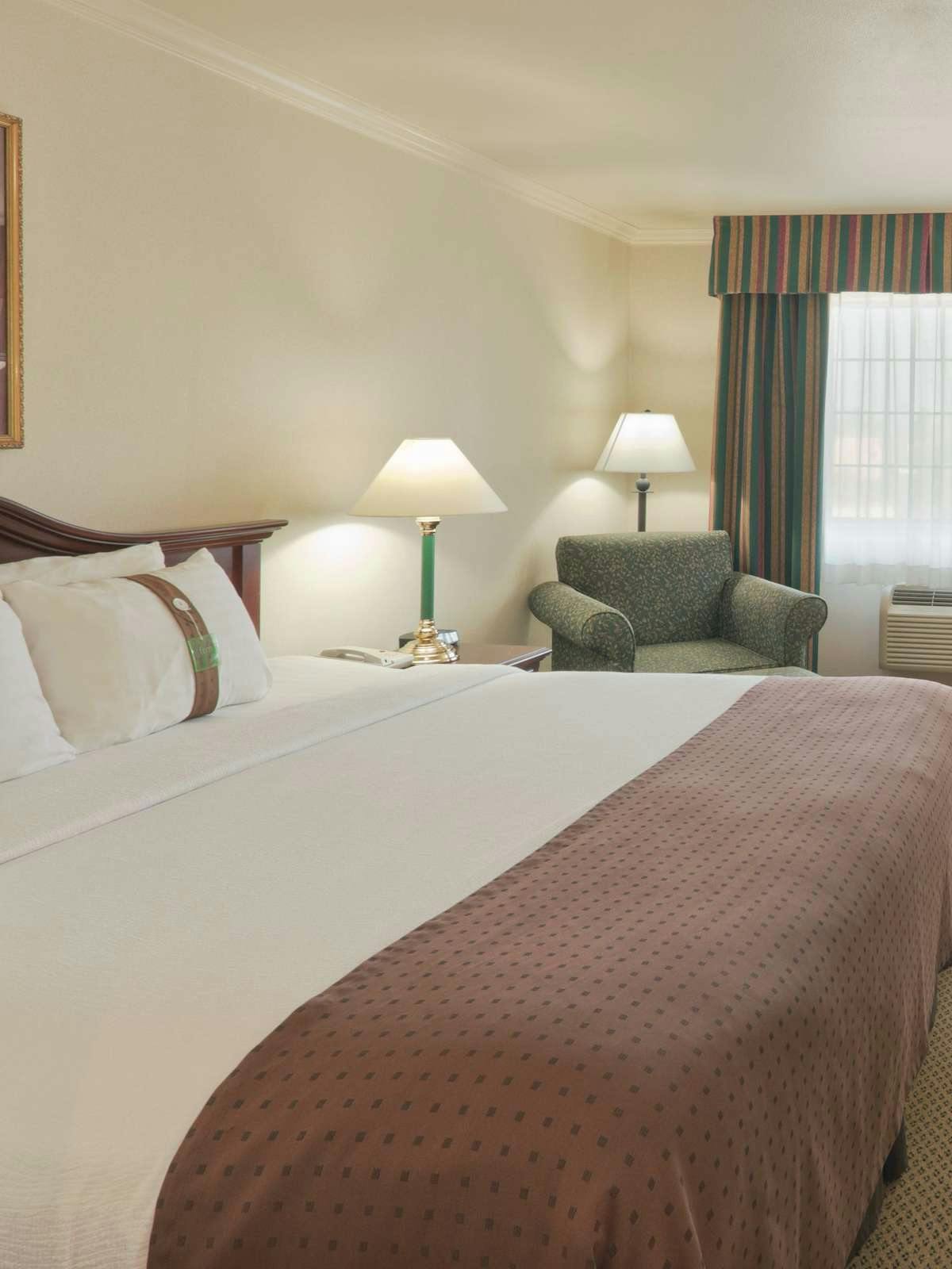 Hotel Holiday Inn Selma Swancourt photo 1