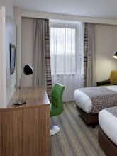 Hotel Holiday Inn Stevenage photo 2