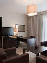 Hotel Holiday Inn Warsaw Jozefow photo 1