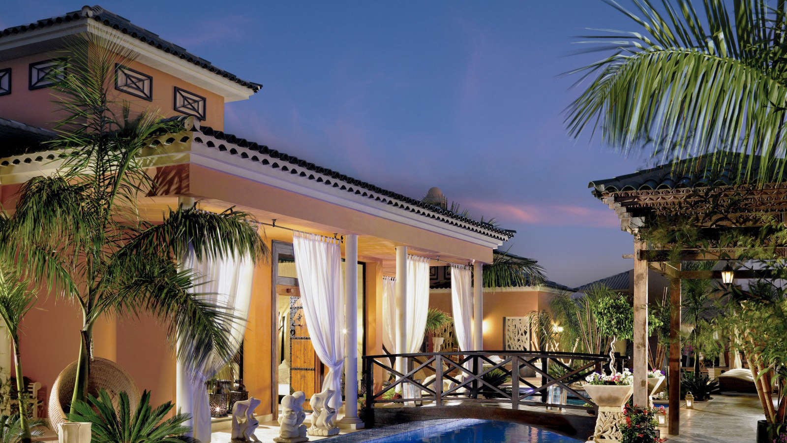 Royal Garden Villas