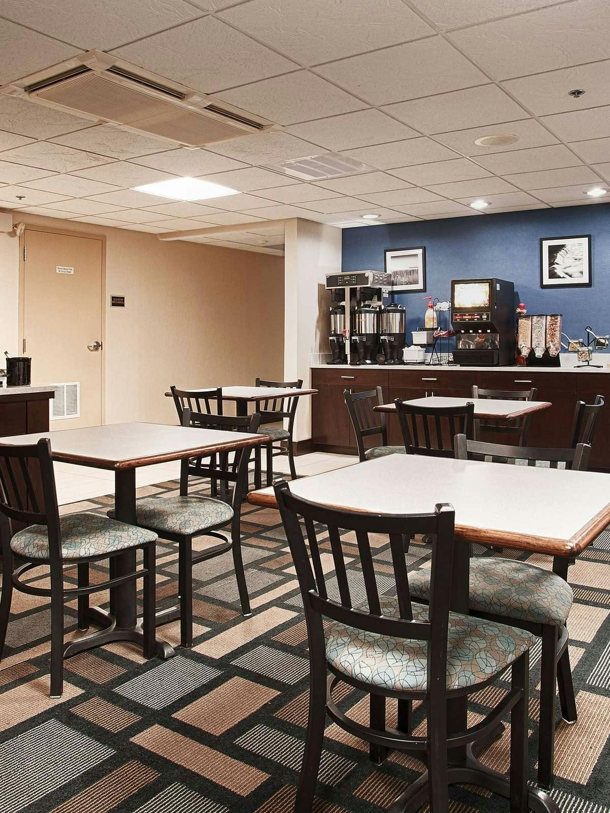 Hotel Best Western Plus Berkshire Hills Inn & Suites photo 4