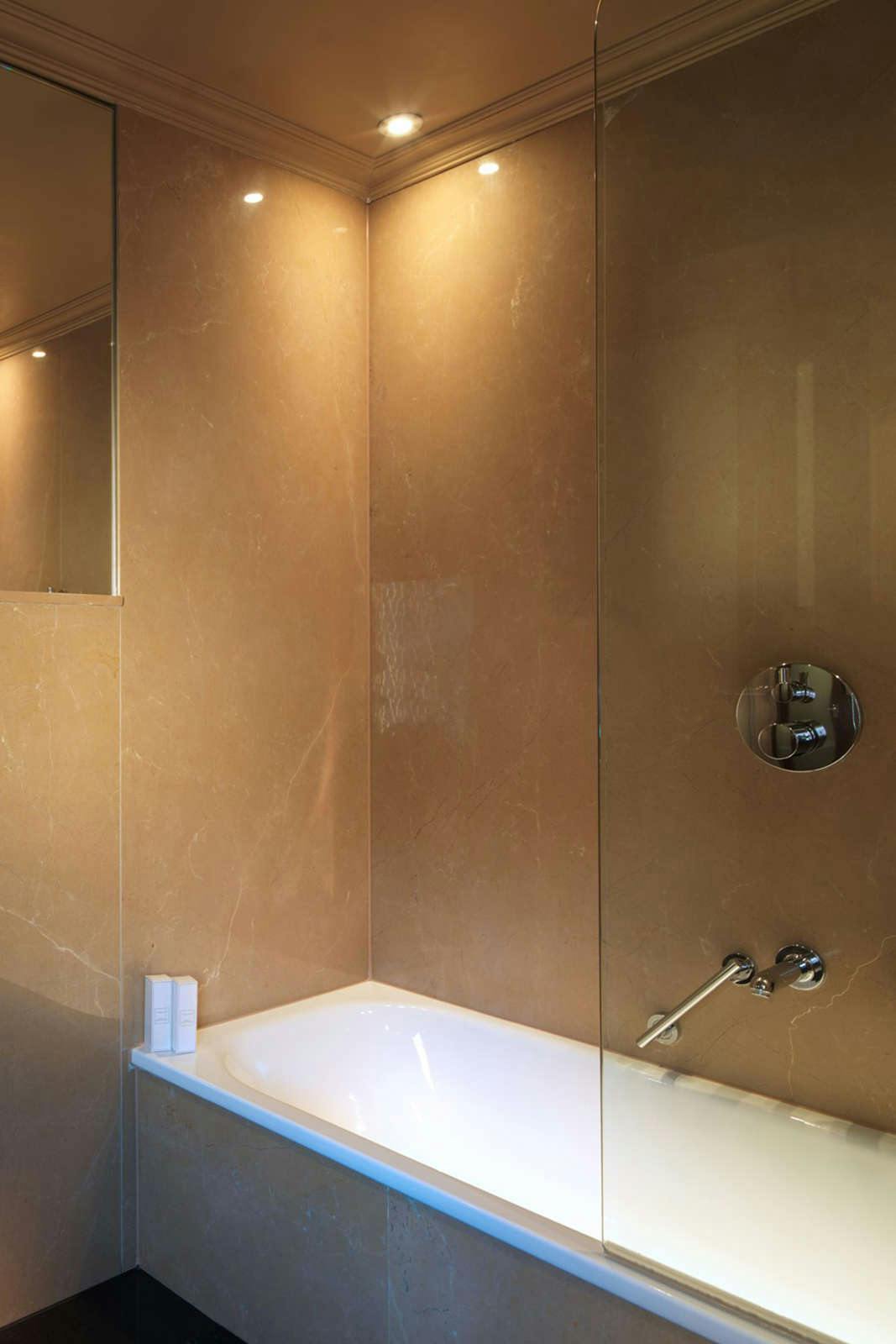 Hotel Radisson Blu Edwardian Bloomsbury Street Hotel, London photo 5