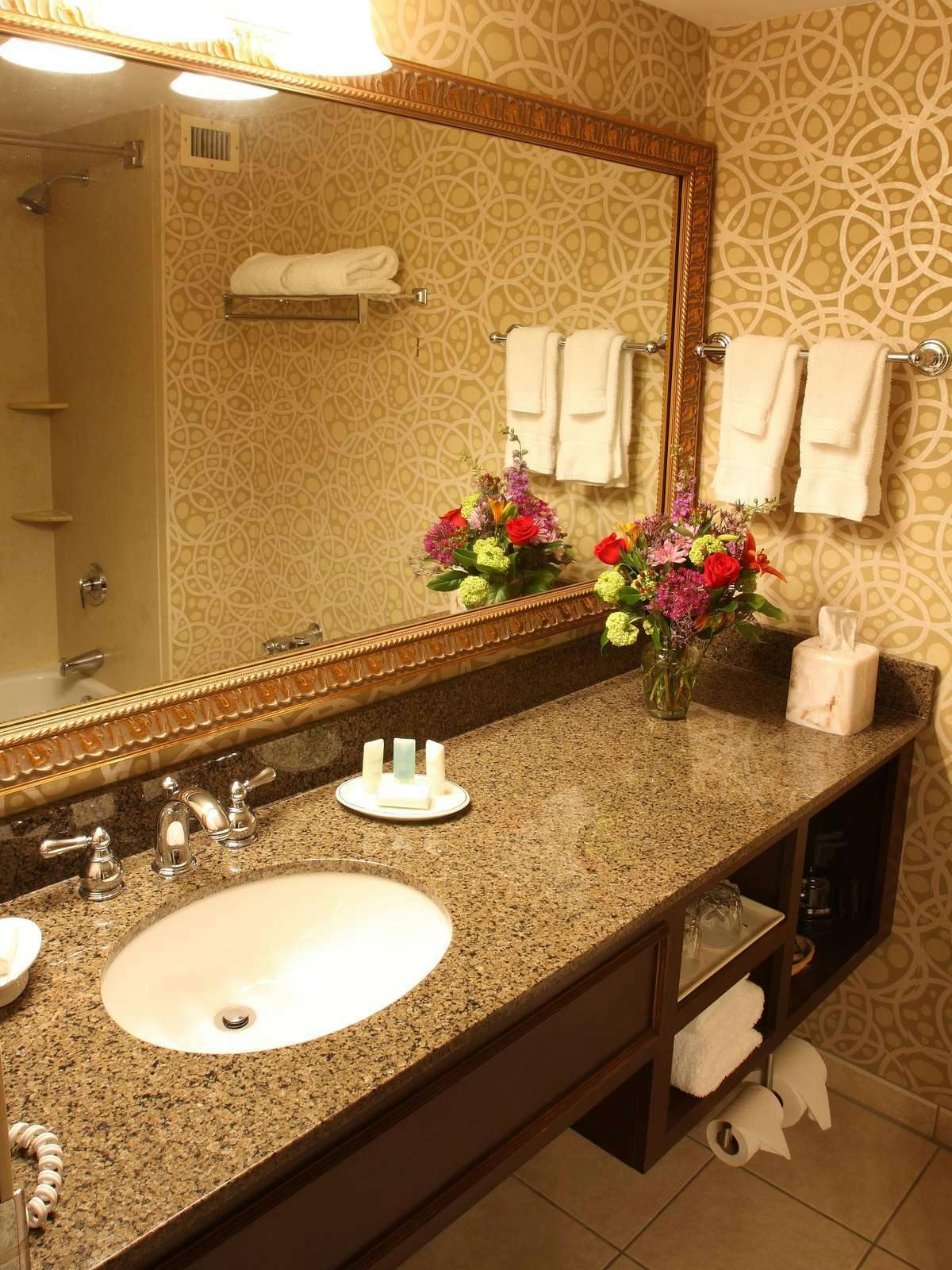 Hotel Best Western Plus The Normandy Inn & Suites photo 3