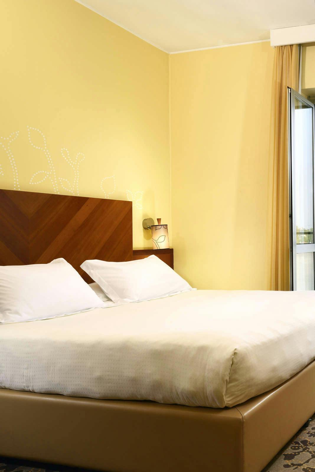 Hotel UNAHOTELS Mediterraneo Milano photo 1