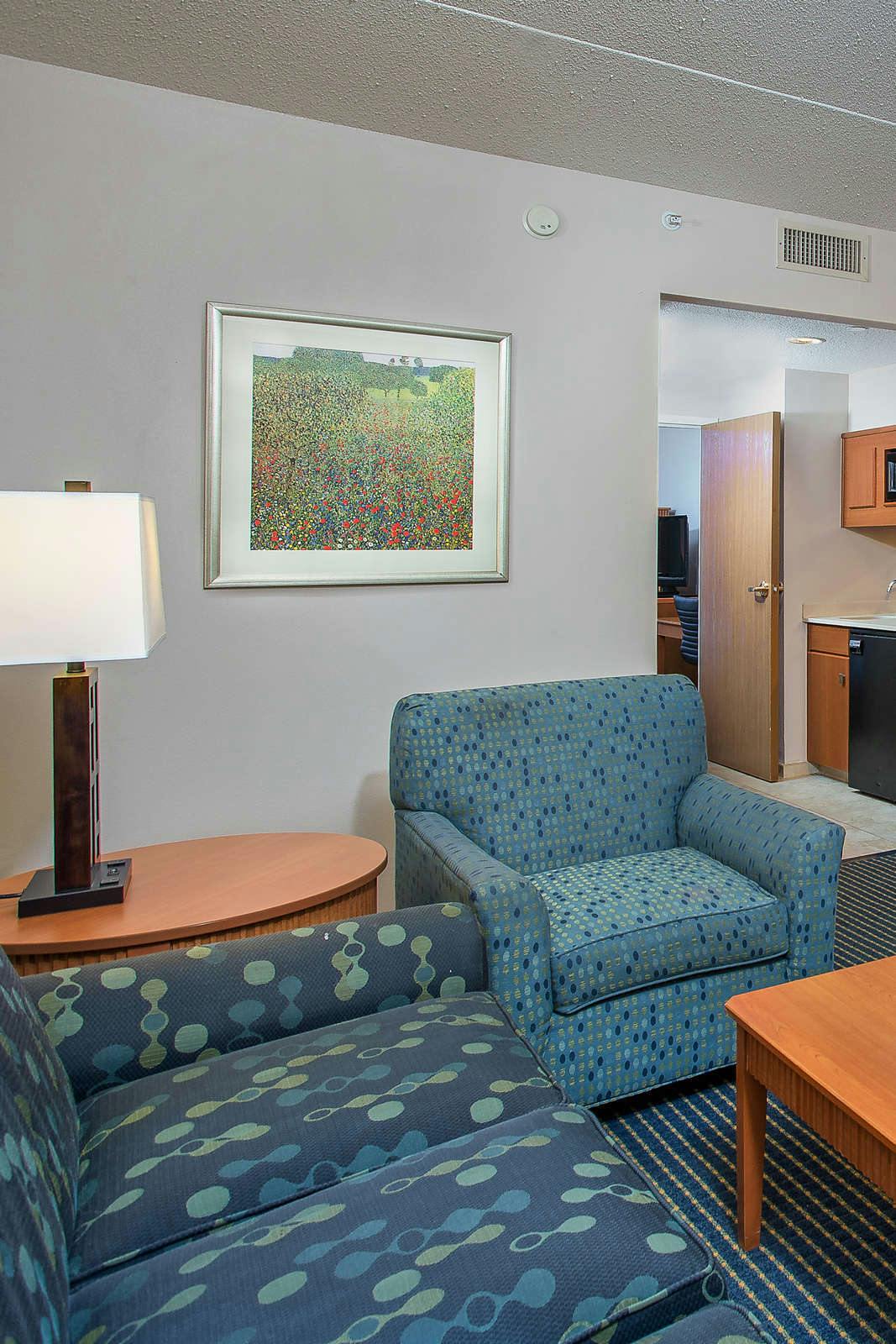 Hotel Embassy Suites Lexington photo 4