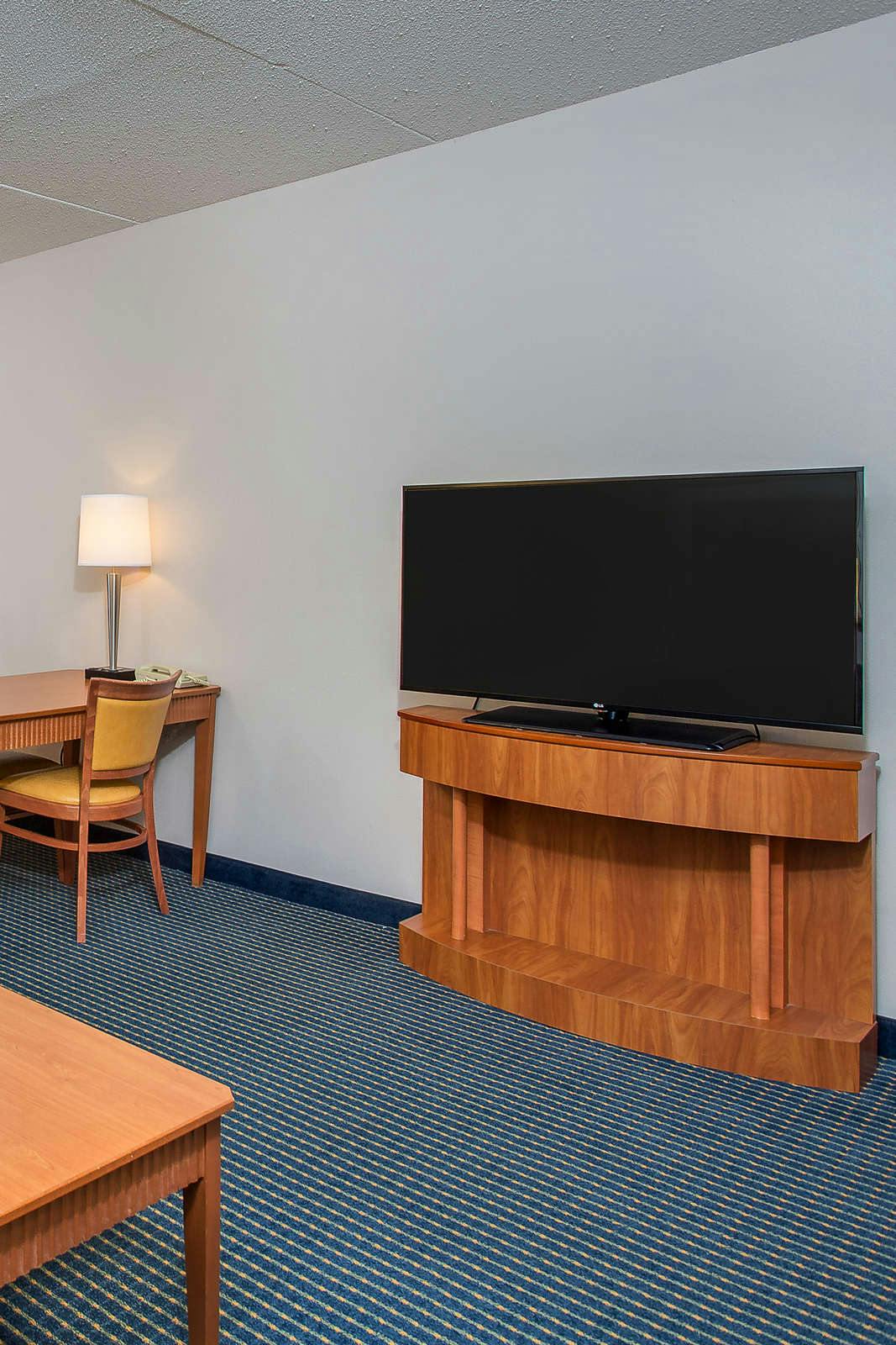 Hotel Embassy Suites Lexington photo 5