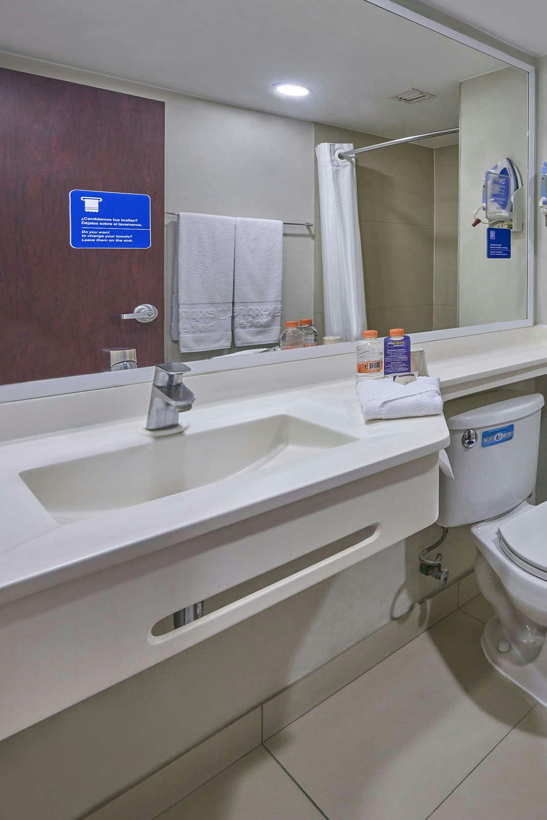 Hotel City Express Queretaro Jurica photo 5