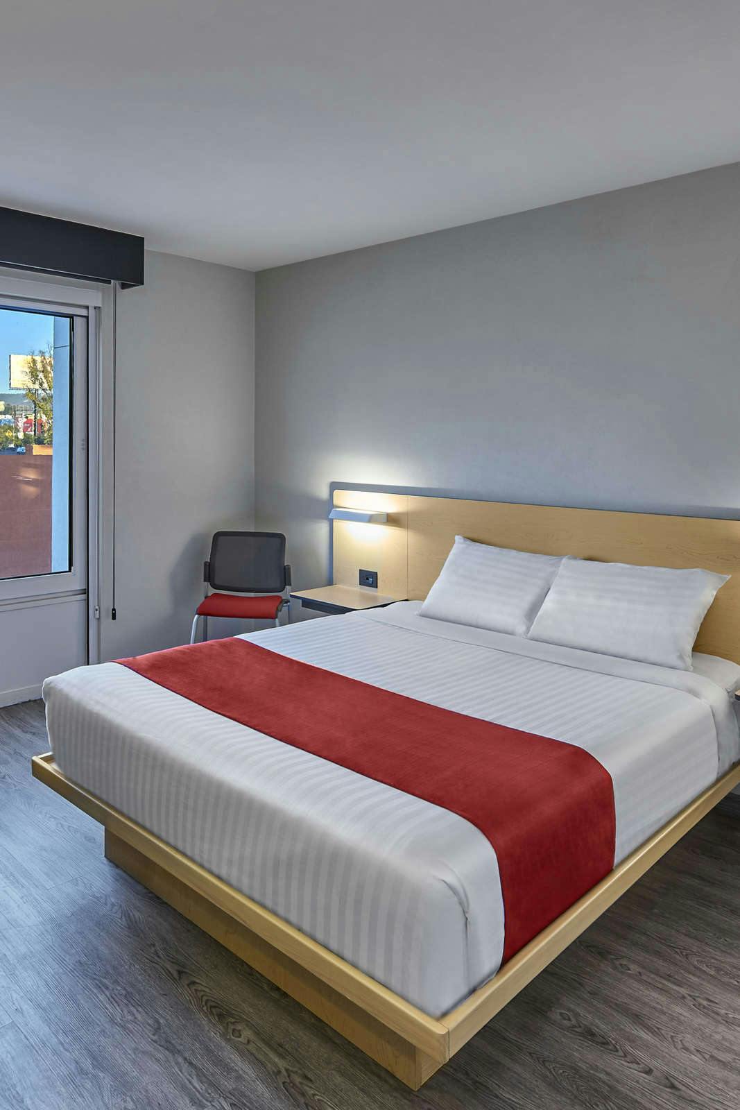 Hotel City Express Queretaro photo 2