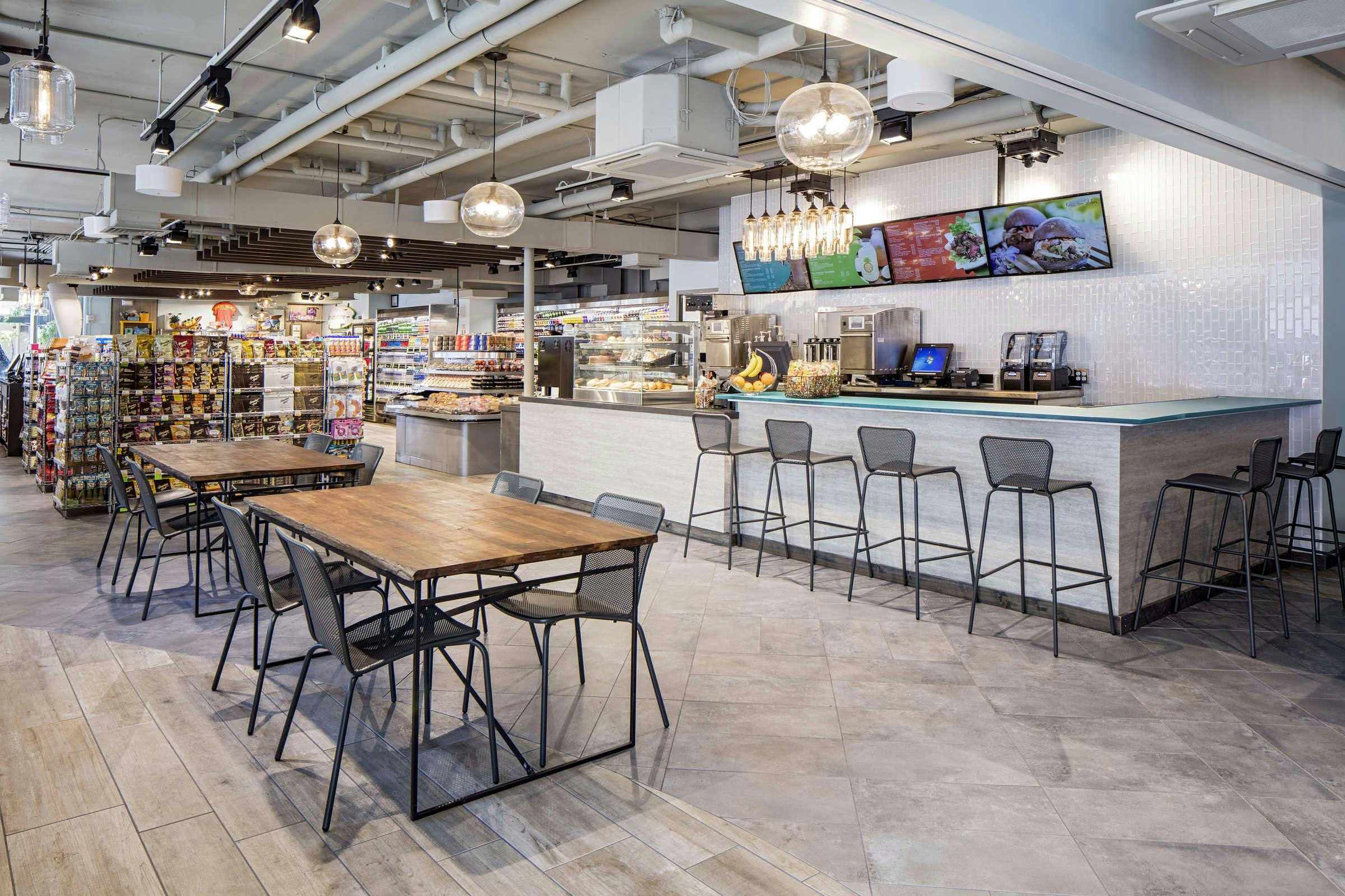 Hotel Hilton Garden Inn Waikiki Beach photo 3