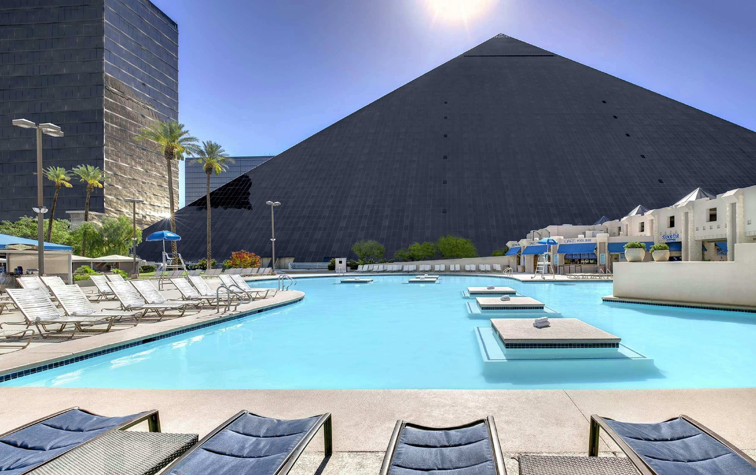 Hotel Luxor Hotel and Casino photo 2