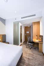 Hotel Holiday Inn Express Jakarta Matraman photo 3