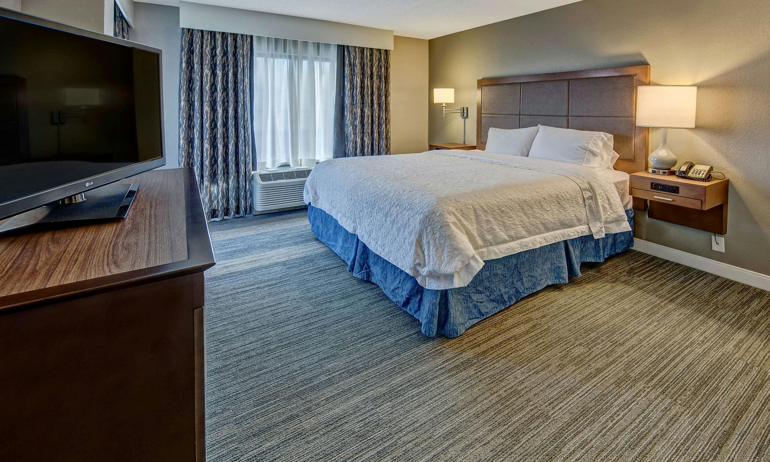 Hampton Inn & Suites Nashville Downtown