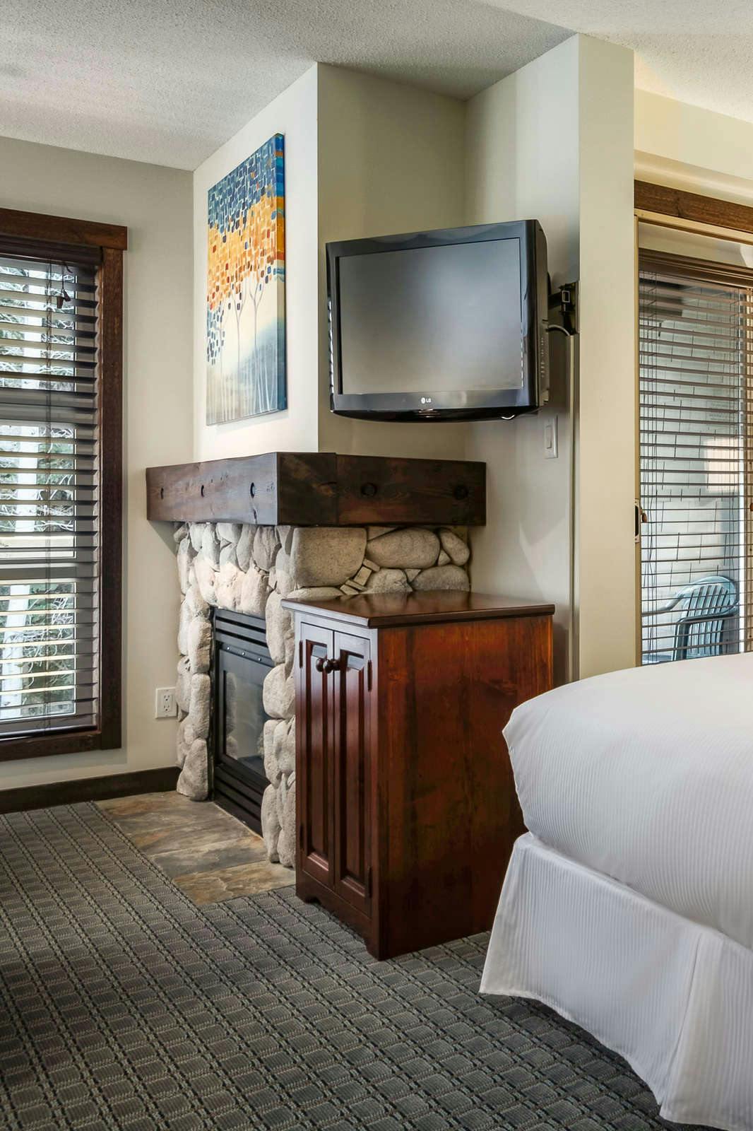 Hotel Blackcomb Springs Suites by CLIQUE photo 4