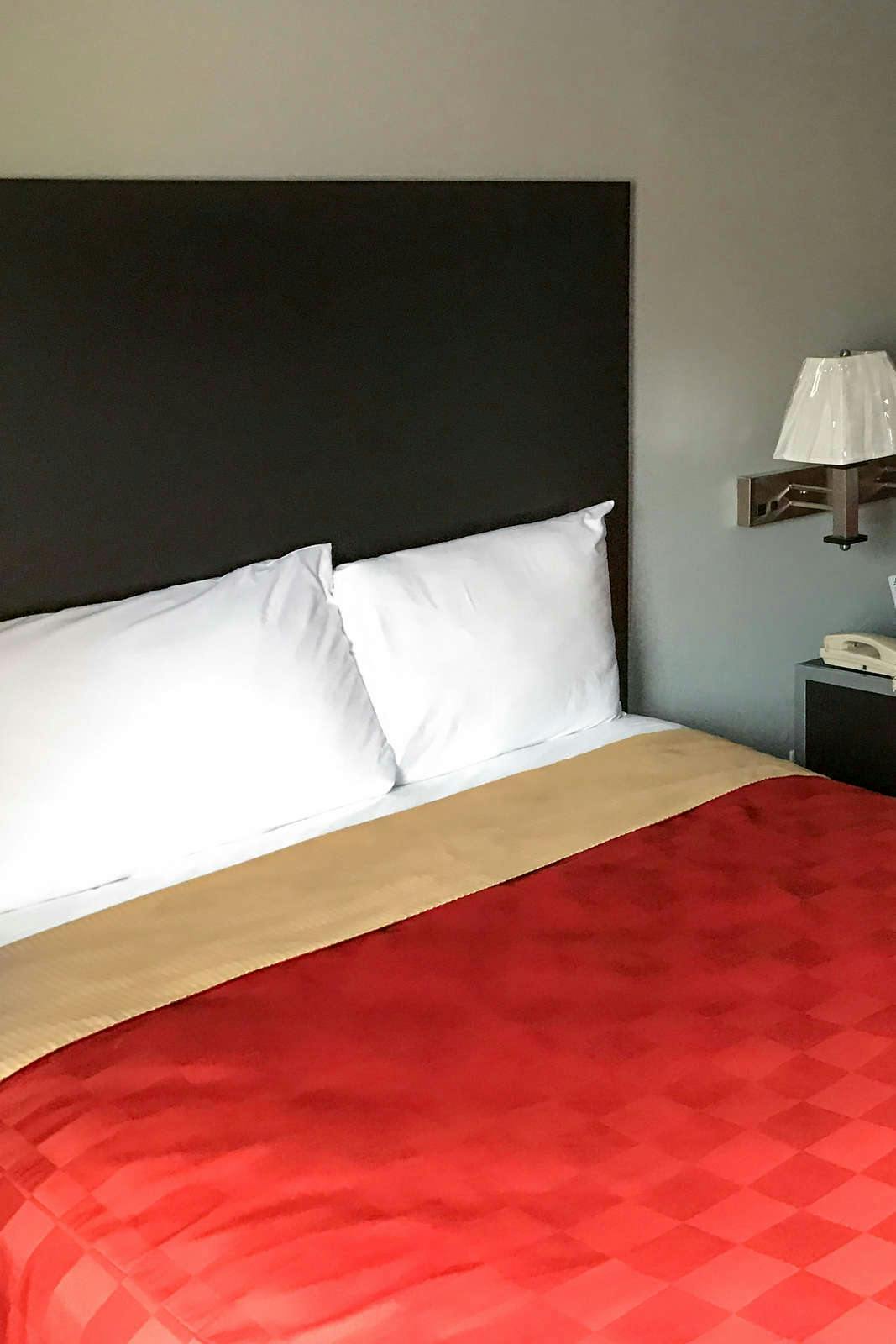 Hotel Blue Bay Inn &amp; Suites photo 2