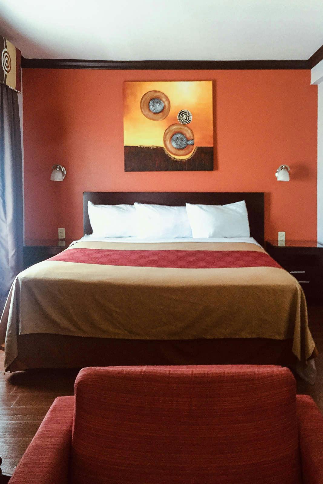 Hotel Blue Bay Inn &amp; Suites photo 1