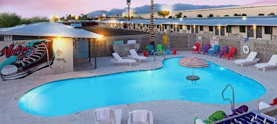 Hotel McCoy Tucson - Art, Coffee, Beer, Wine