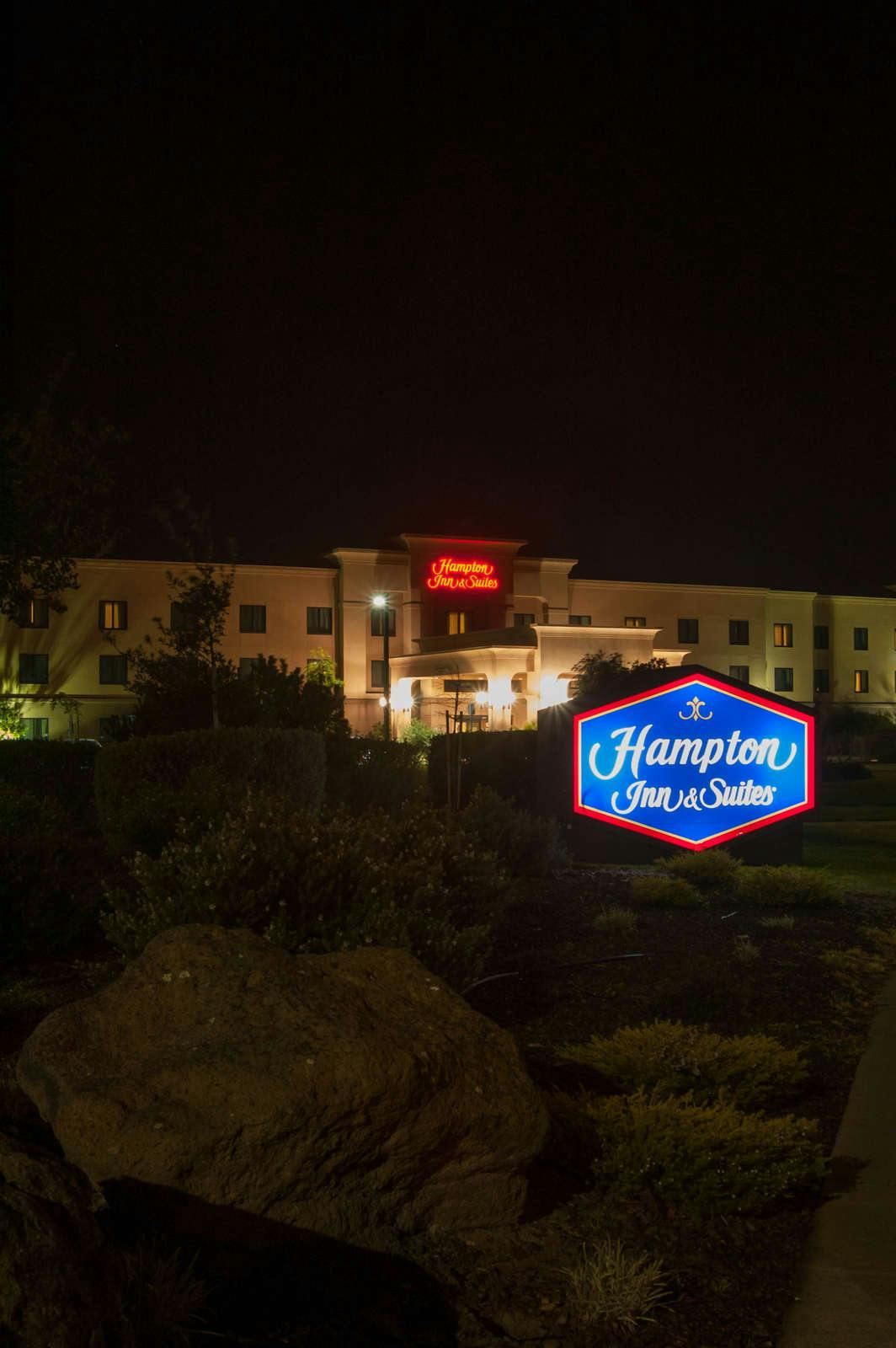 Hampton Inn & Suites Oakland Airport  Alameda, Oakland  HotelTonight