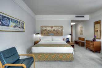 Hotel Dinah's Garden Hotel photo 2