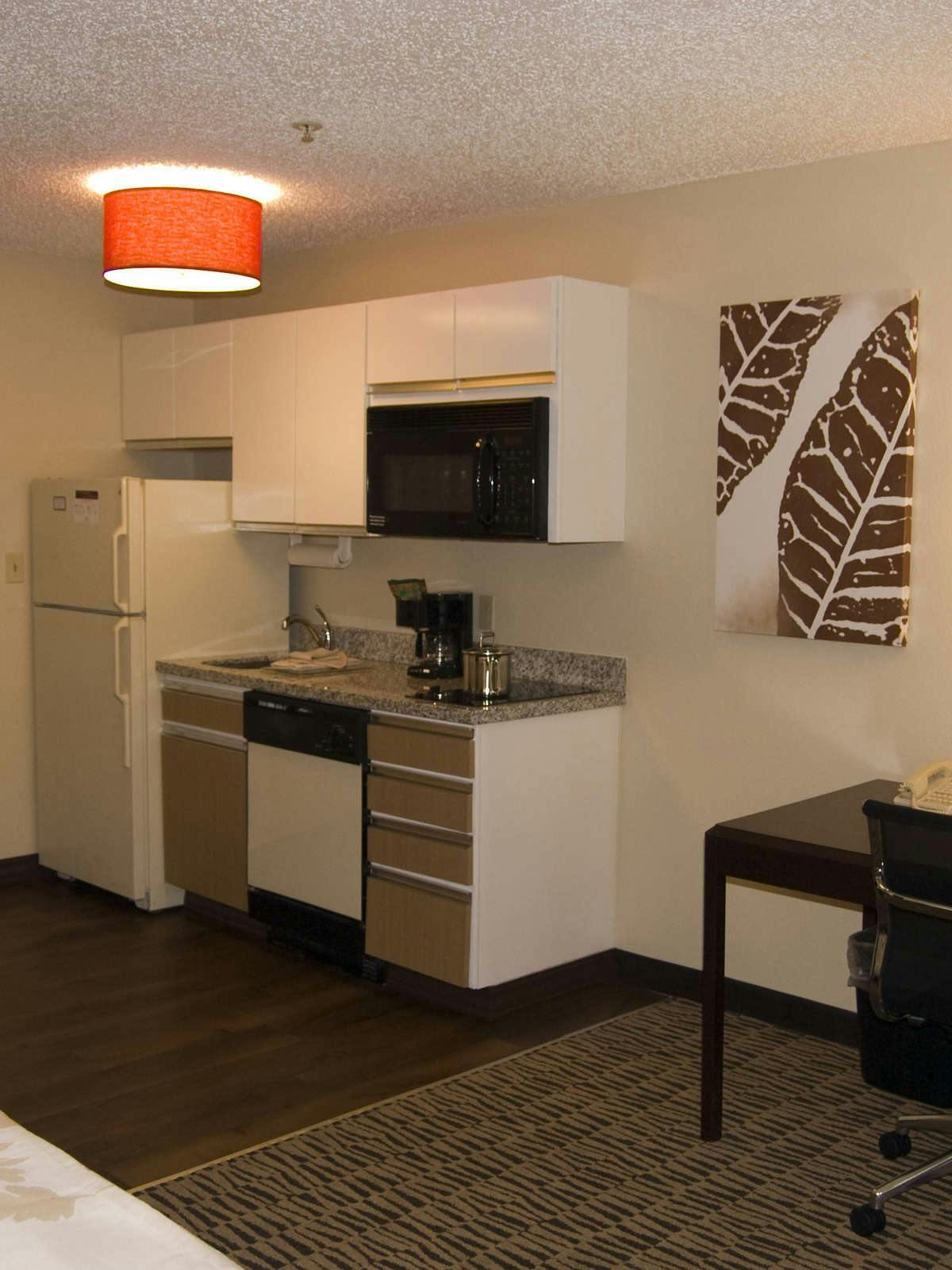 Hotel MainStay Suites Detroit Farmington Hills photo 4