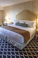 Hotel Molly Pitcher Inn photo 2