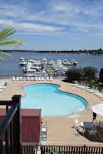 Hotel Molly Pitcher Inn photo 1