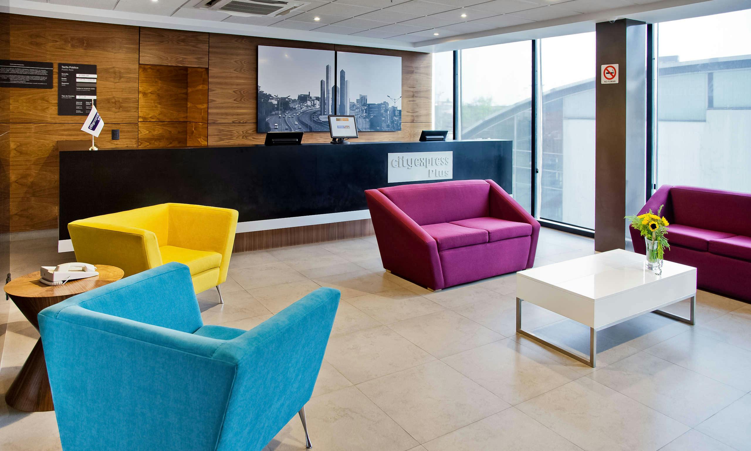 City Express Plus Satélite