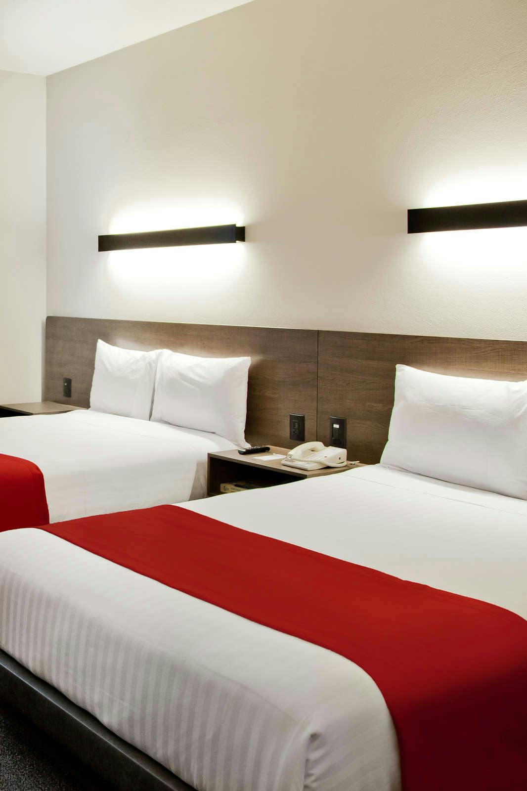 Hotel City Express Plus Satélite photo 4