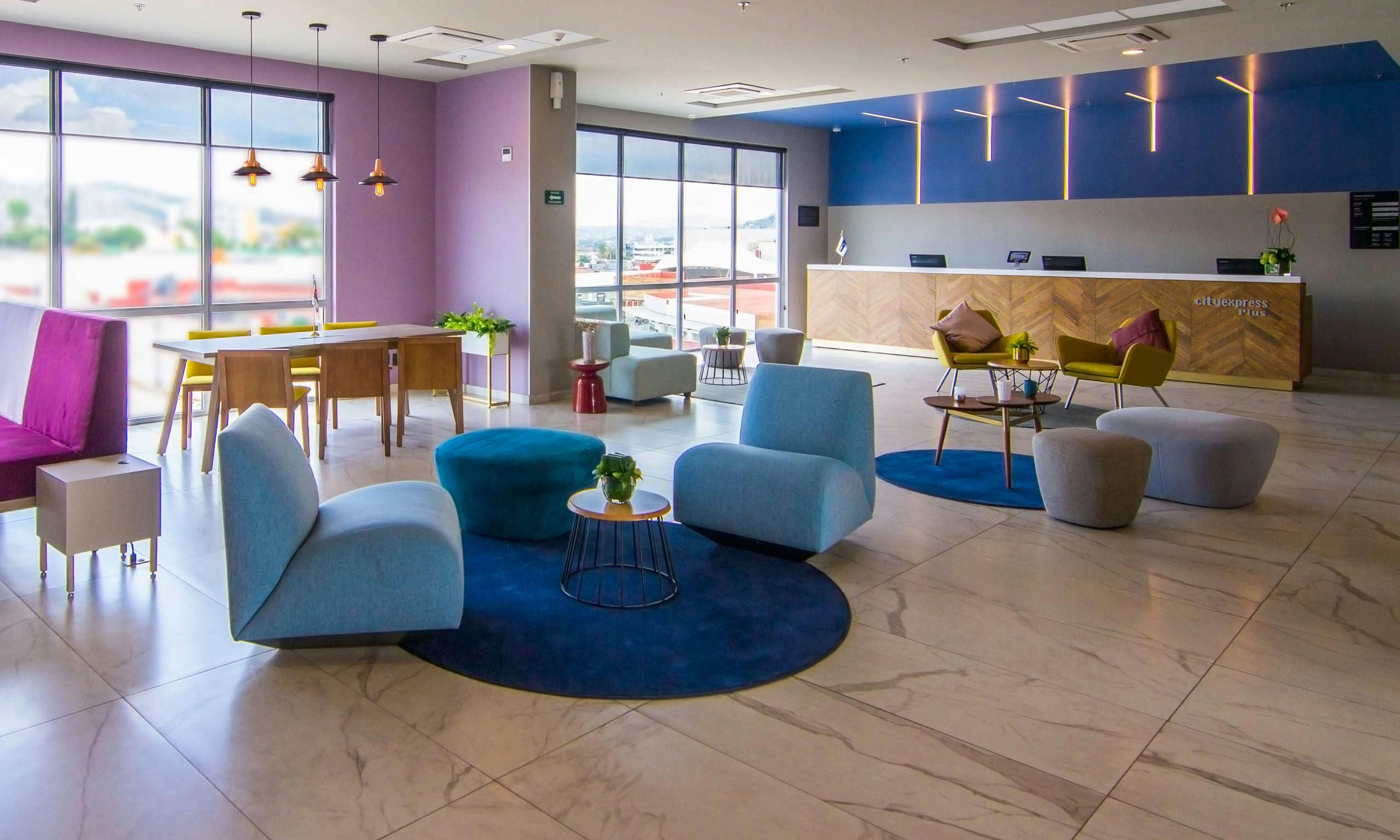 City Express Plus Mundo E