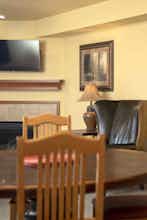 Hotel Raintree's Sandcastle photo 5