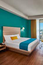 Hotel City Express Suites Tijuana Río photo 1