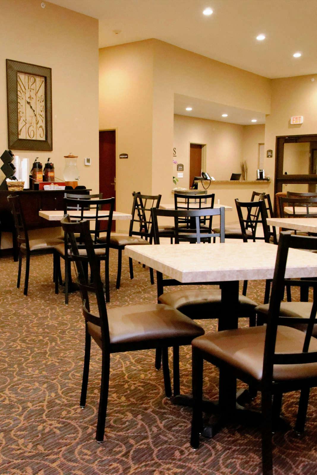 Hotel Cobblestone Inn & Suites - Fort Madison photo 4