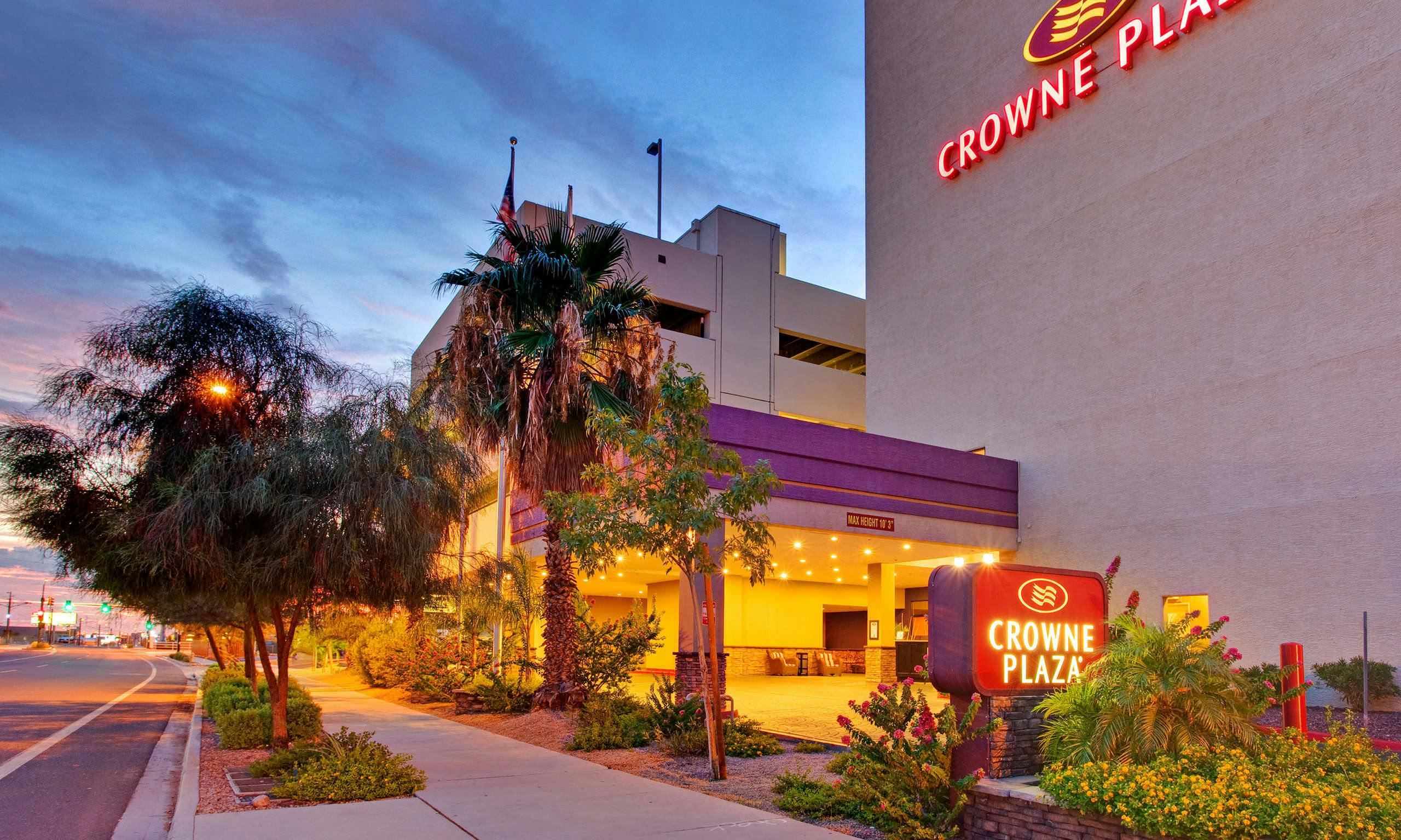 Crowne Plaza Phoenix Airport