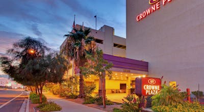 Crowne Plaza Phoenix Airport
